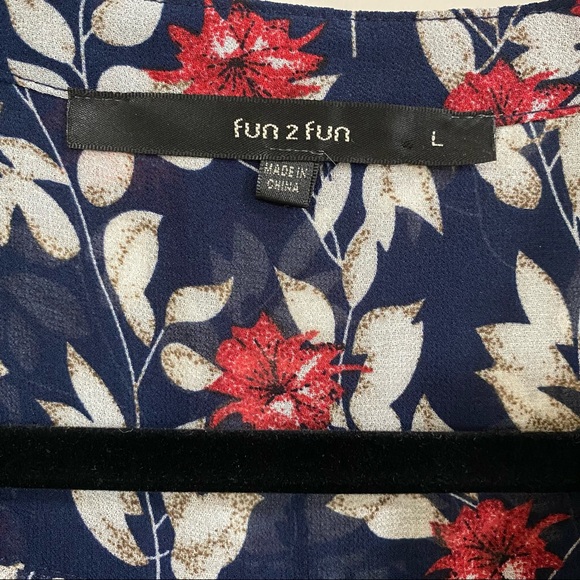 fun 2 fun Sleeveless Sheer Navy Floral Top Sz L - Picture 5 of 5